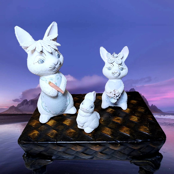 Vintage Set of 3 Hand Painted Ceramic Bunny Rabbit Family Figurines - Easter - Picture 1 of 10